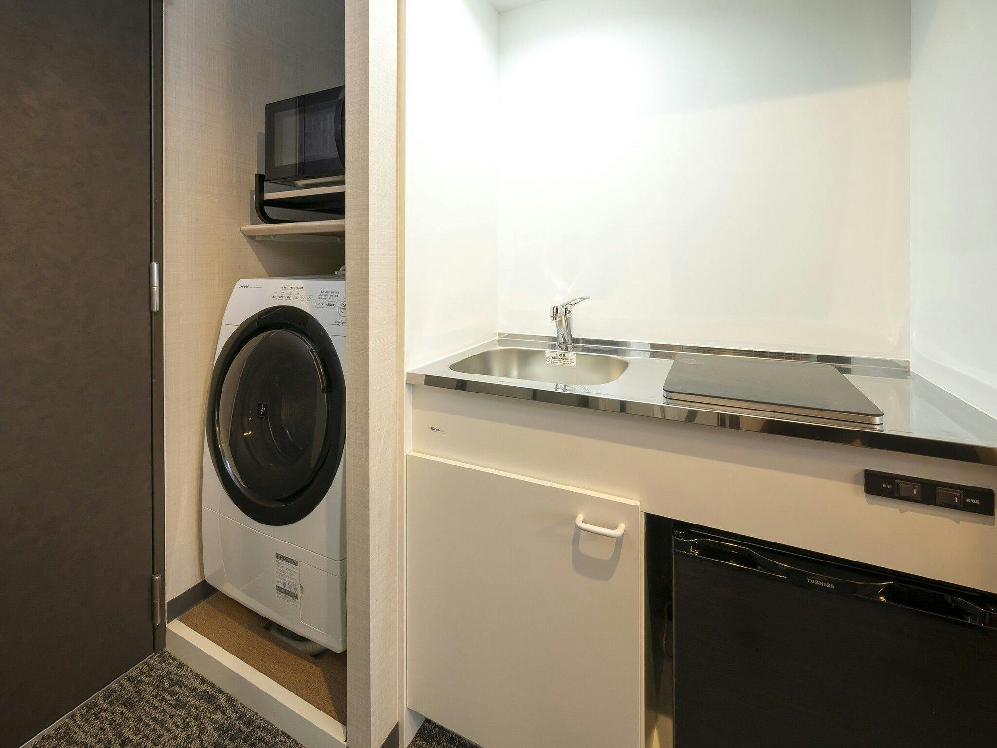 มินิครัว เครื่องซักผ้าพร้อมอบแห้ง