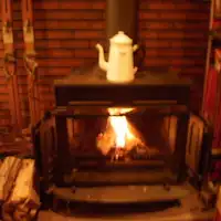 라운지의 벽난로