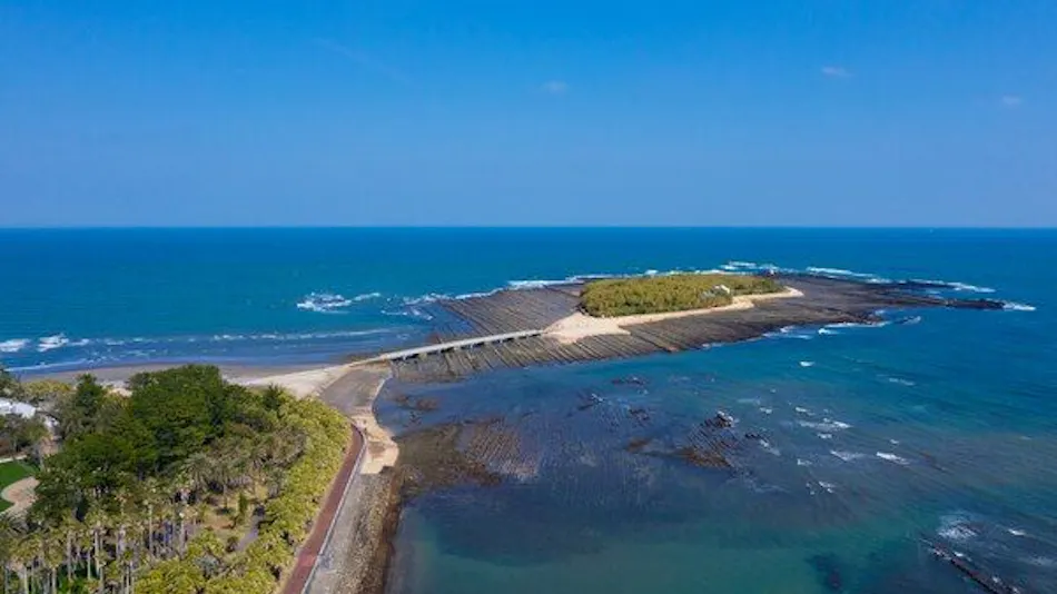 Aoshima Fisherman's Beachside Hostel & Spa