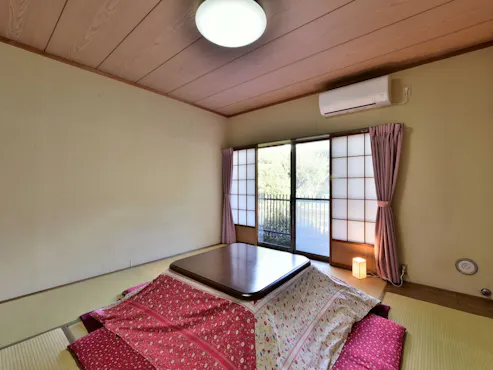 ห้องพักสไตล์ญี่ปุ่น 8 เสื่อทาทามิ (ไม่มีห้องน้ำและอ่างอาบน้ำในตัว)