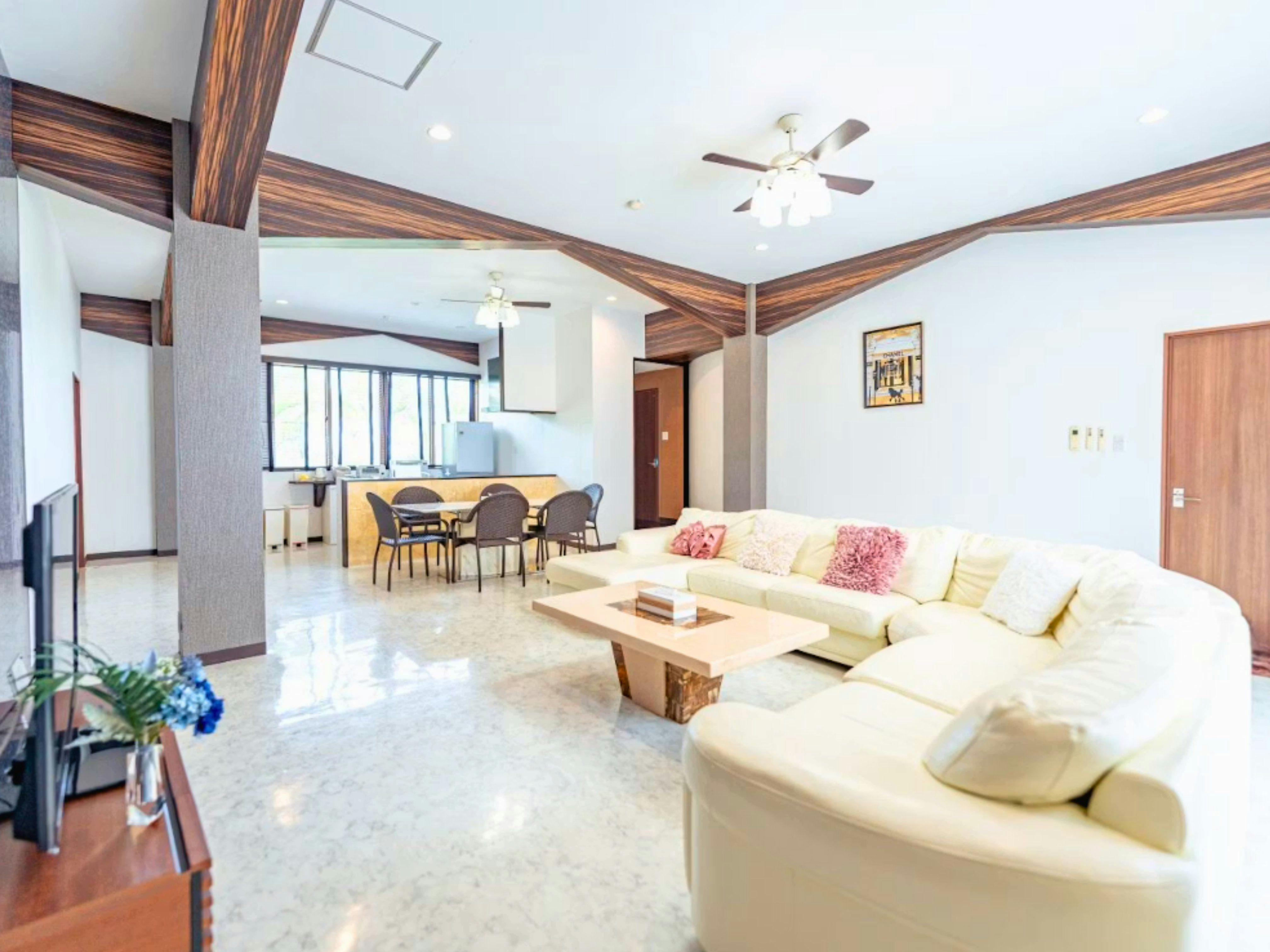 Resort Inn Blue Cave