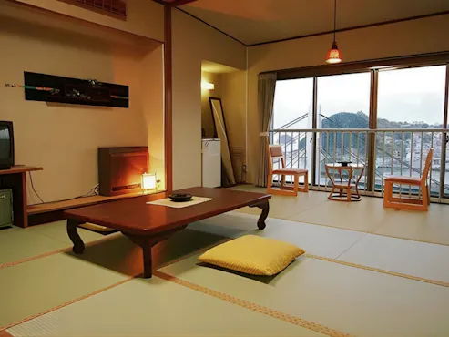 ห้องพักสไตล์ญี่ปุ่นพร้อมวิวท่าเรือประมงไซกาซากิ ◆<10+4.5 เสื่อทาทามิ>