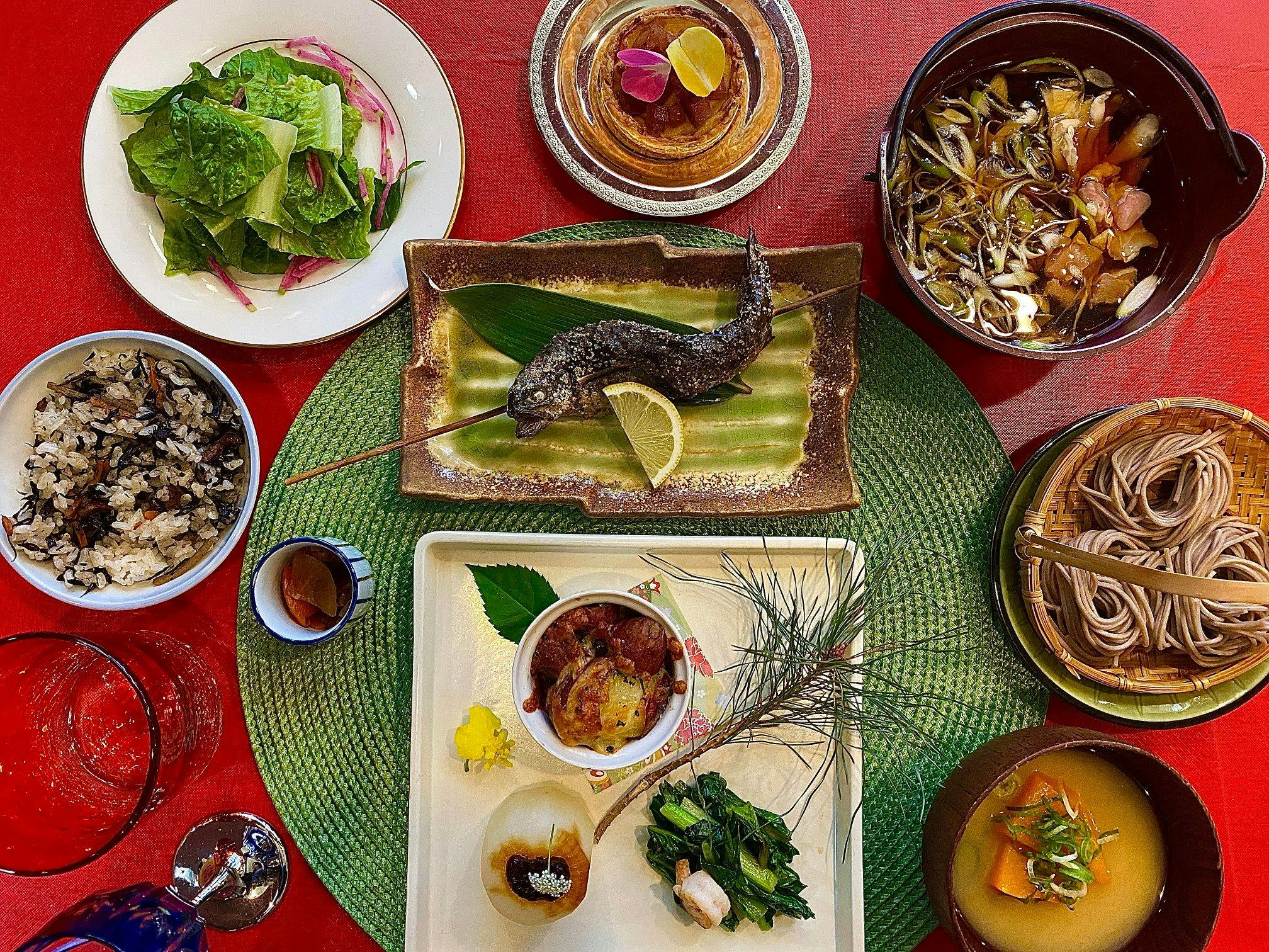 ปลาหนึ่งจาน (ปลา Shinano Yukimasu จาก Azumino ย่าง)