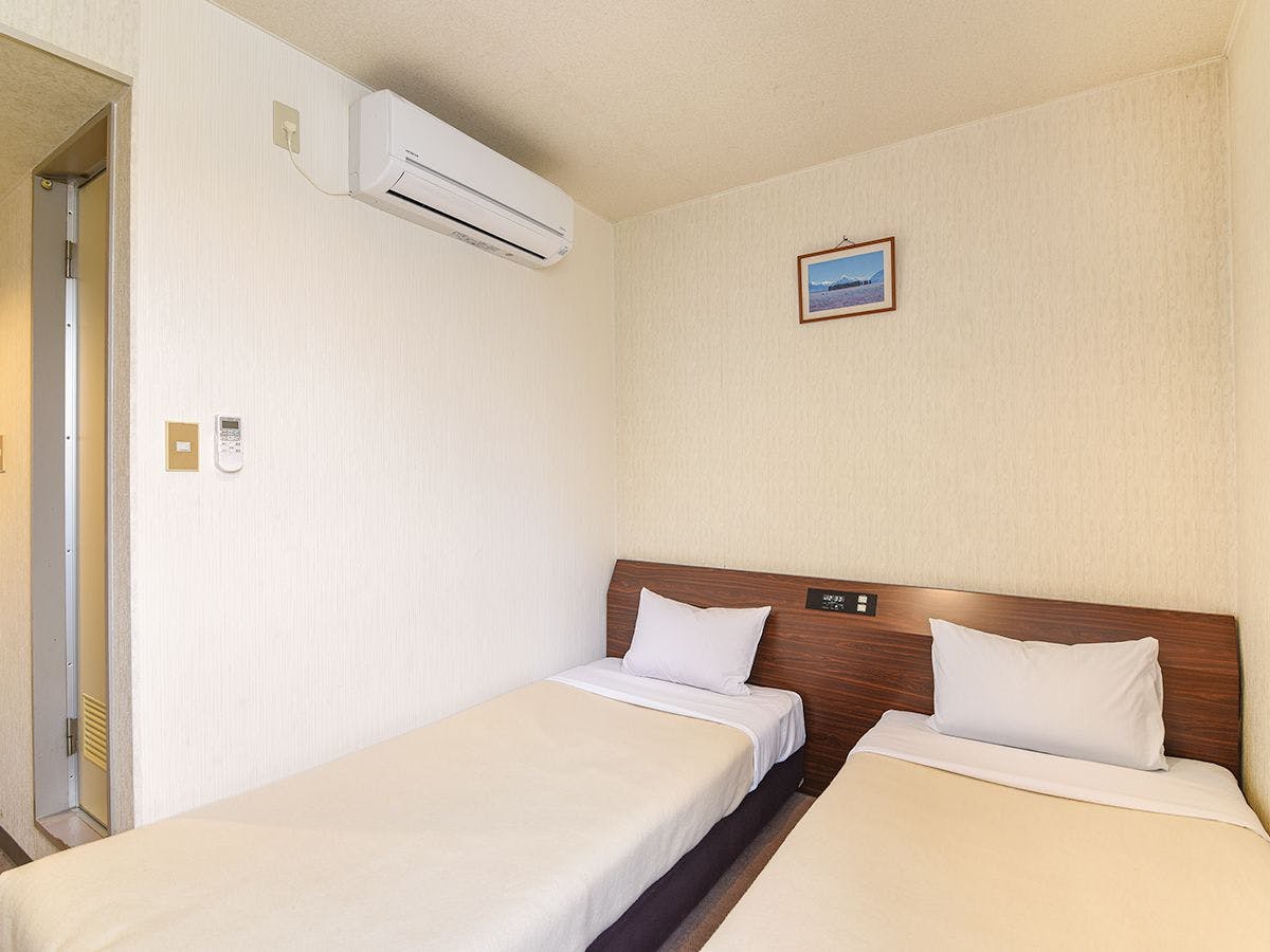 *【ห้องเตียงคู่ปลอดบุหรี่/(มีเครื่องปรับอากาศ)】