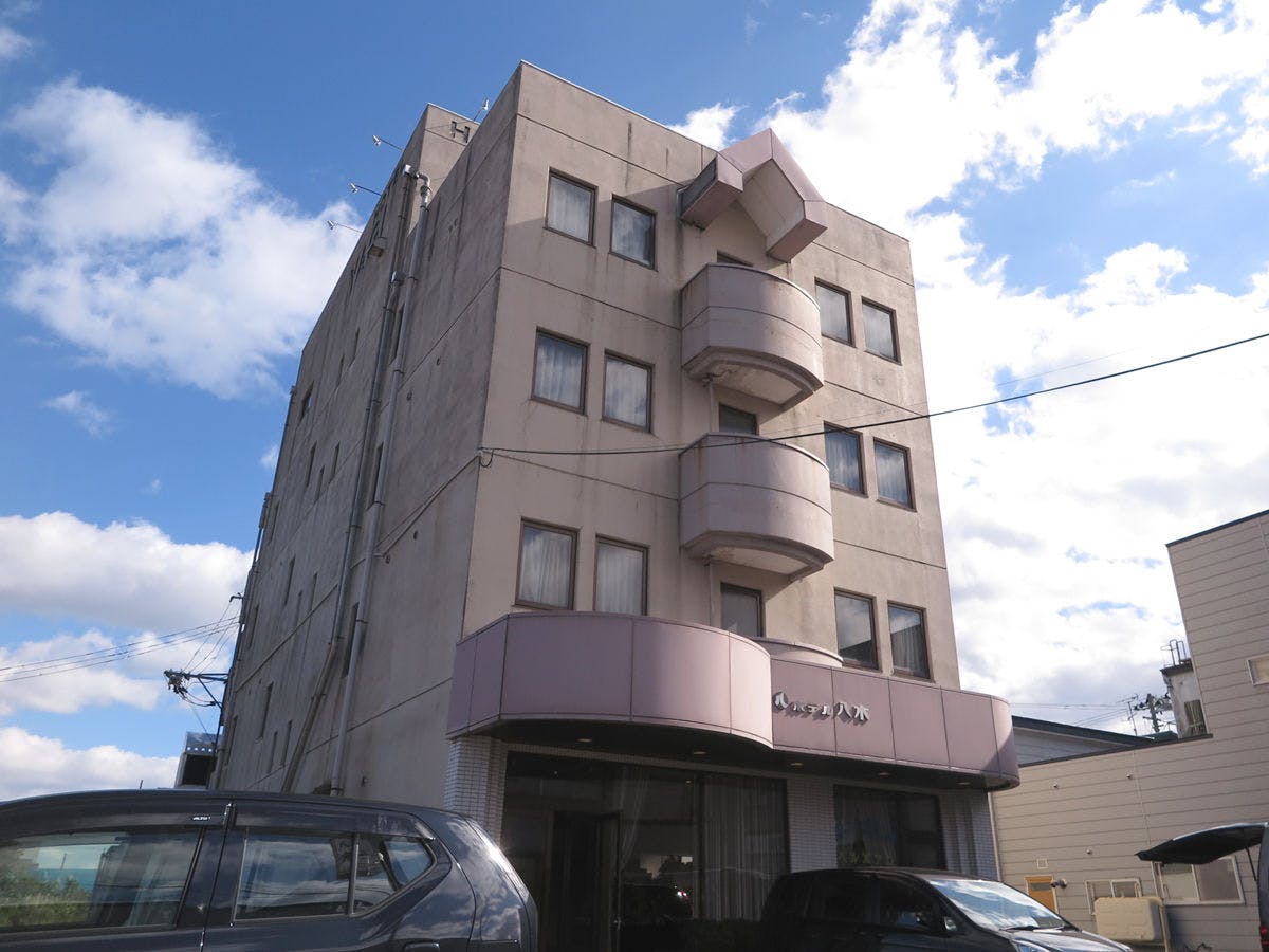 *ภายนอกโรงแรม