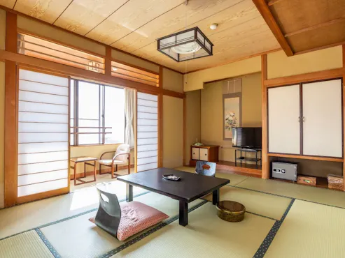 Spacious Japanese-style Room with Panoramic View of the Southern Alps (10 Tatami Mats)