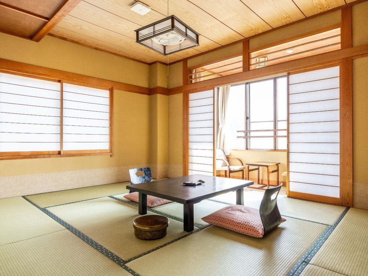 ห้องพักสไตล์ญี่ปุ่นกว้างขวาง (10 เสื่อทาทามิ) พร้อมวิวเทือกเขาแอลป์ตอนใต้