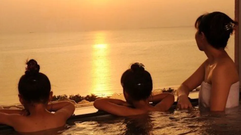 Condominium Hotel with Panoramic Hot Springs - Grandview Iwai