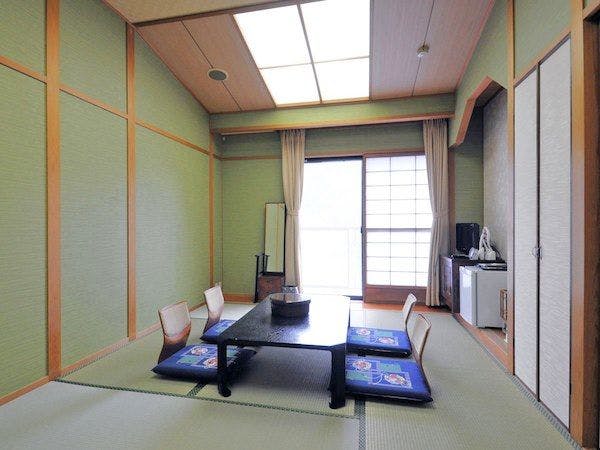 Ozu City Exchange Promotion Center Kanogawaso