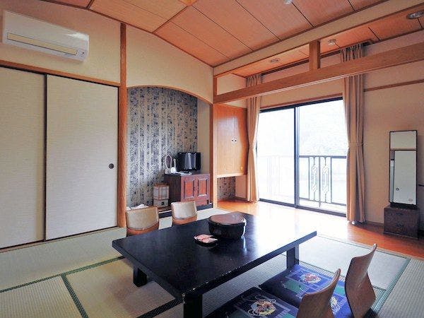 Ozu City Exchange Promotion Center Kanogawaso