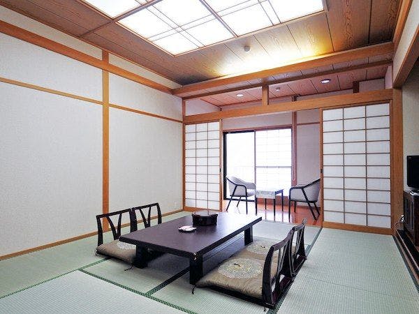 Ozu City Exchange Promotion Center Kanogawaso