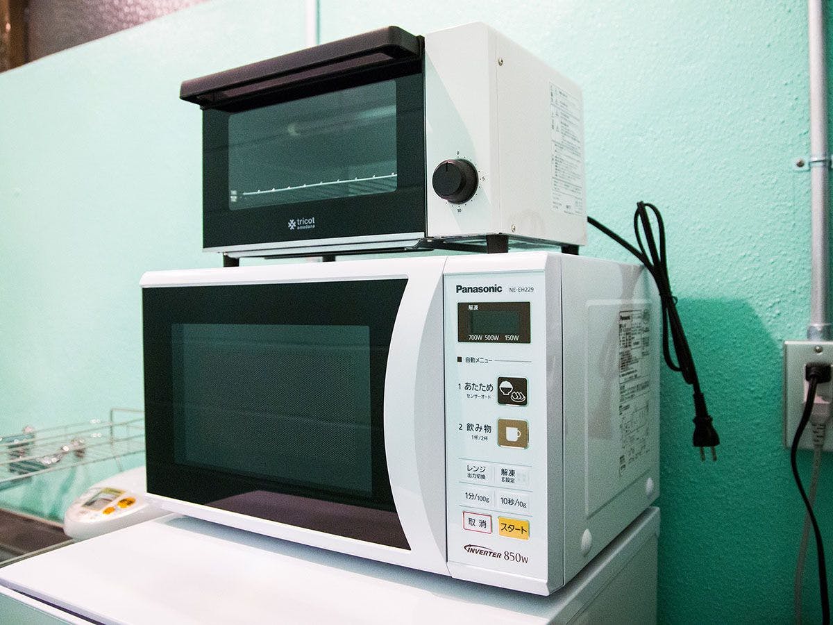 - ไมโครเวฟและเตาอบขนมปังปิ้งก็มีให้