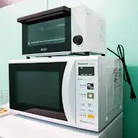 - ไมโครเวฟและเตาอบขนมปังปิ้งก็มีให้