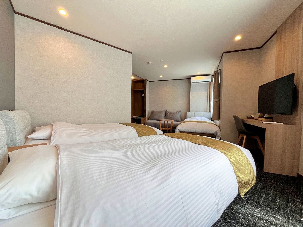 Hotel Cerulean Alpen