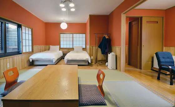 ห้องพักสไตล์ญี่ปุ่นและตะวันตกแบบสองห้องเชื่อมต่อกัน 【Yugiri】 พร้อมอ่างอาบน้ำเซรามิก