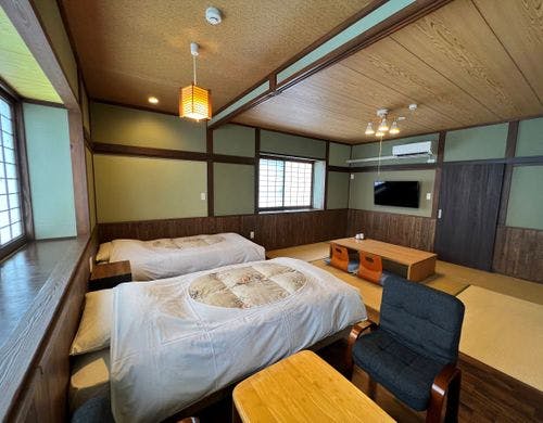 本館和洋室／シモンズ製ベッド