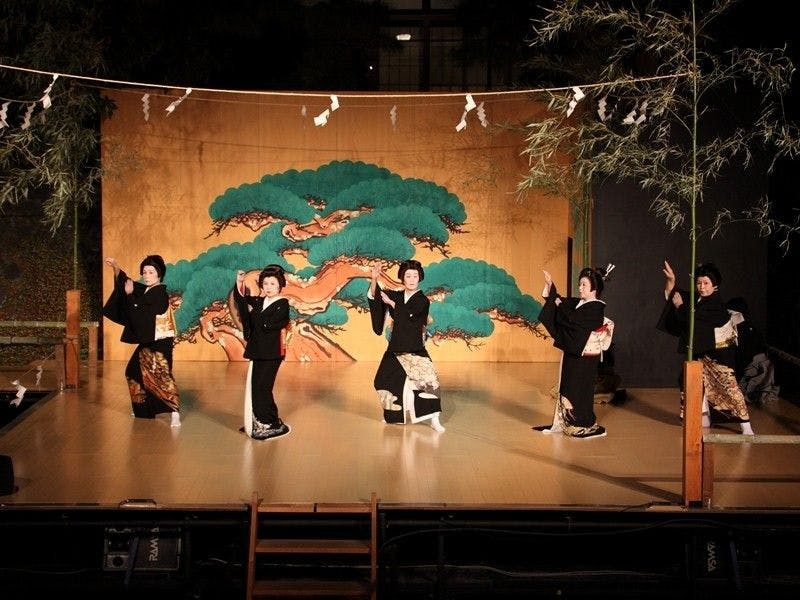 Panggung Bunga Geisha