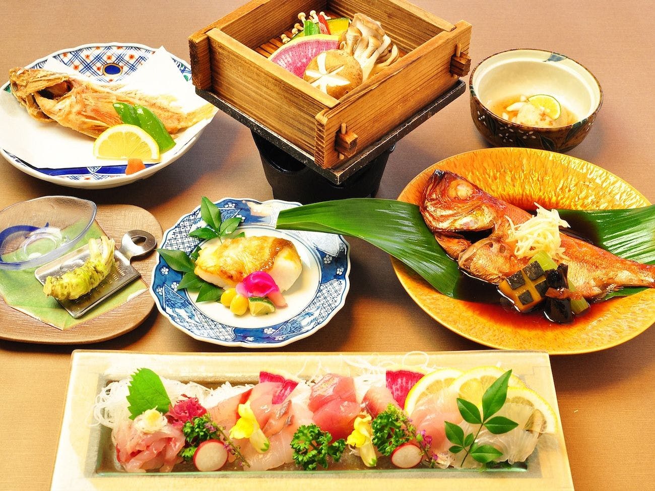 【ชุดอาหารทะเลเสียงคลื่น_เสิร์ฟเป็นจาน】