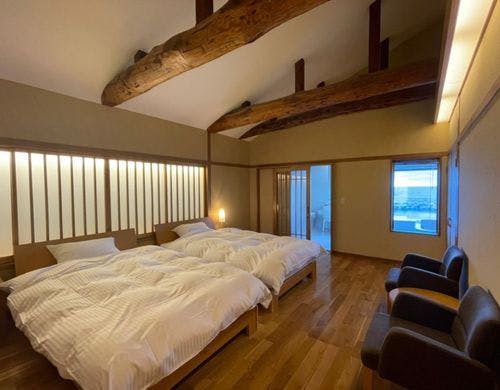 【別館】大きな梁が特徴的　和モダンな空間