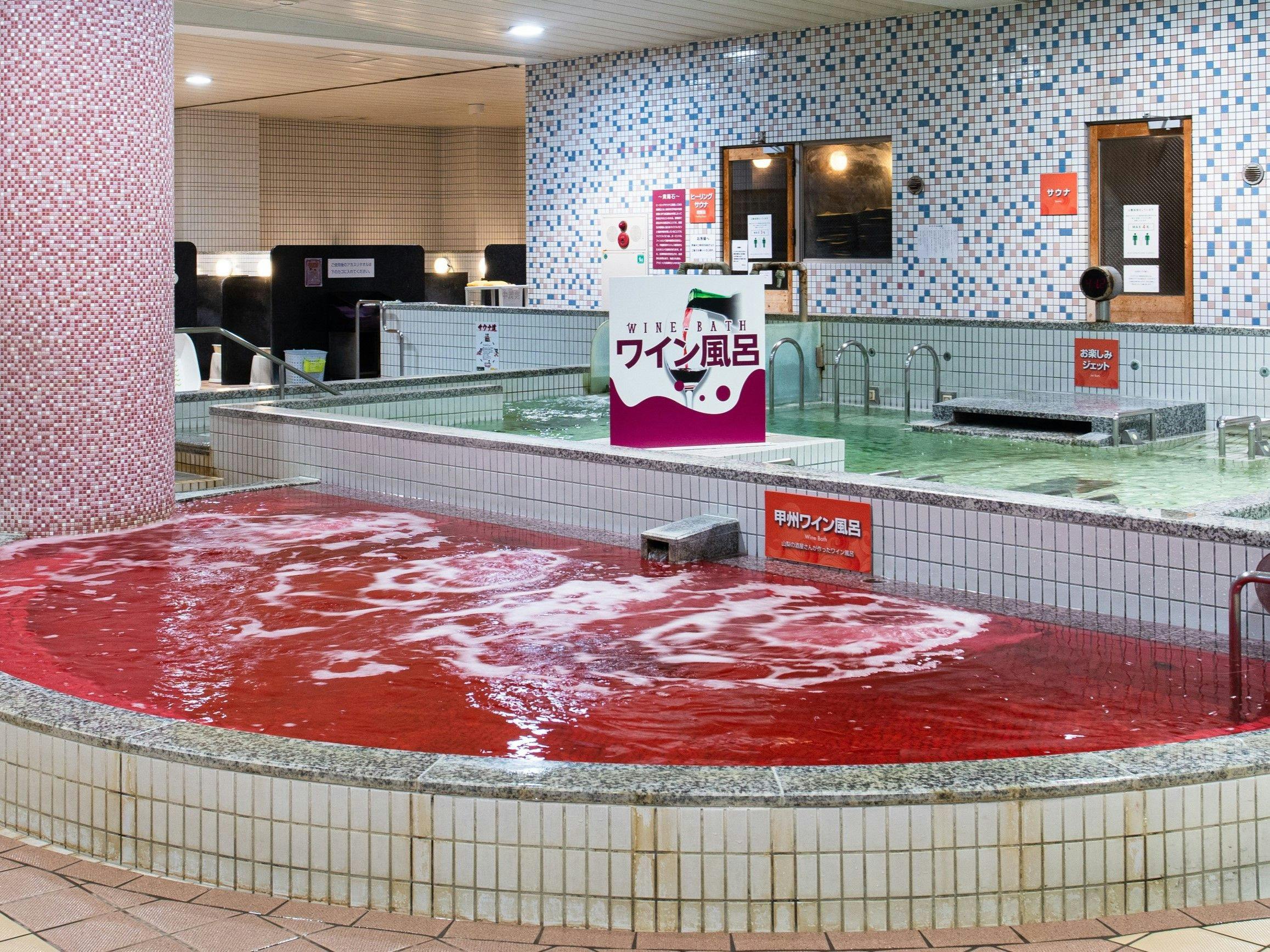 Aroma harum, pemandian anggur kebanggaan Spa Land