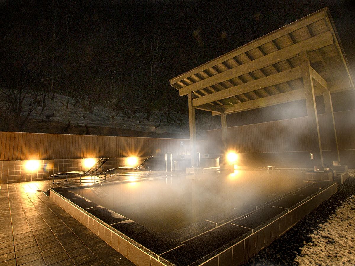 Resort for Enjoying a Sky Full of Stars: Ashibetsu Onsen Starlight Hotel & Ofuro Cafe Seiyukan