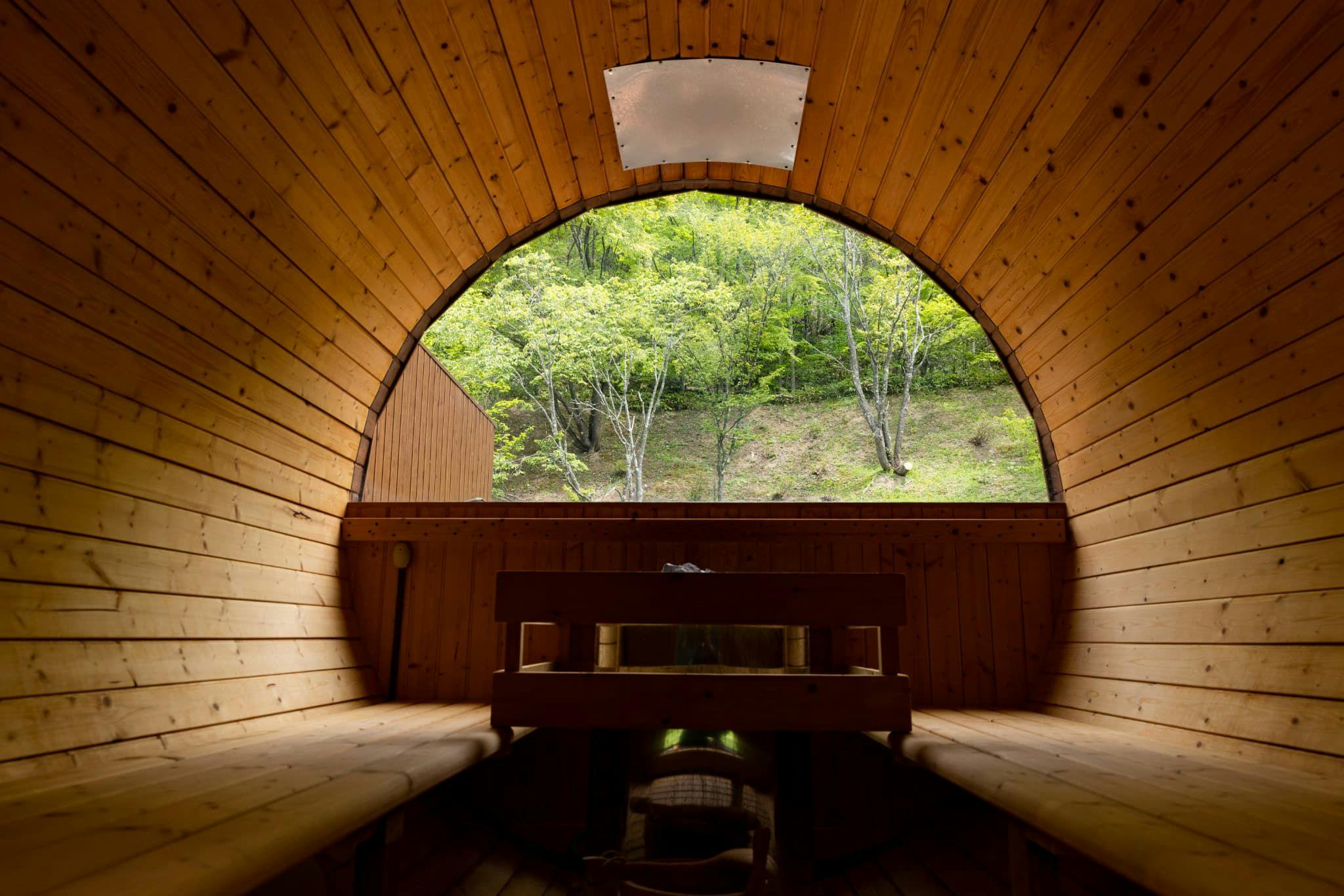 Resort for Enjoying a Sky Full of Stars: Ashibetsu Onsen Starlight Hotel & Ofuro Cafe Seiyukan