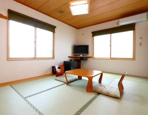 【西館和室】バス・トイレ付