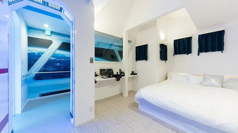 GUEST HOUSE DISCOVERY SHIP