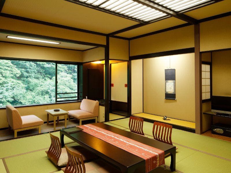 โรงแรมชมดอกไม้ฤดูใบไม้ผลิ (ห้องสไตล์ญี่ปุ่น 12.5 เสื่อทาทามิ)