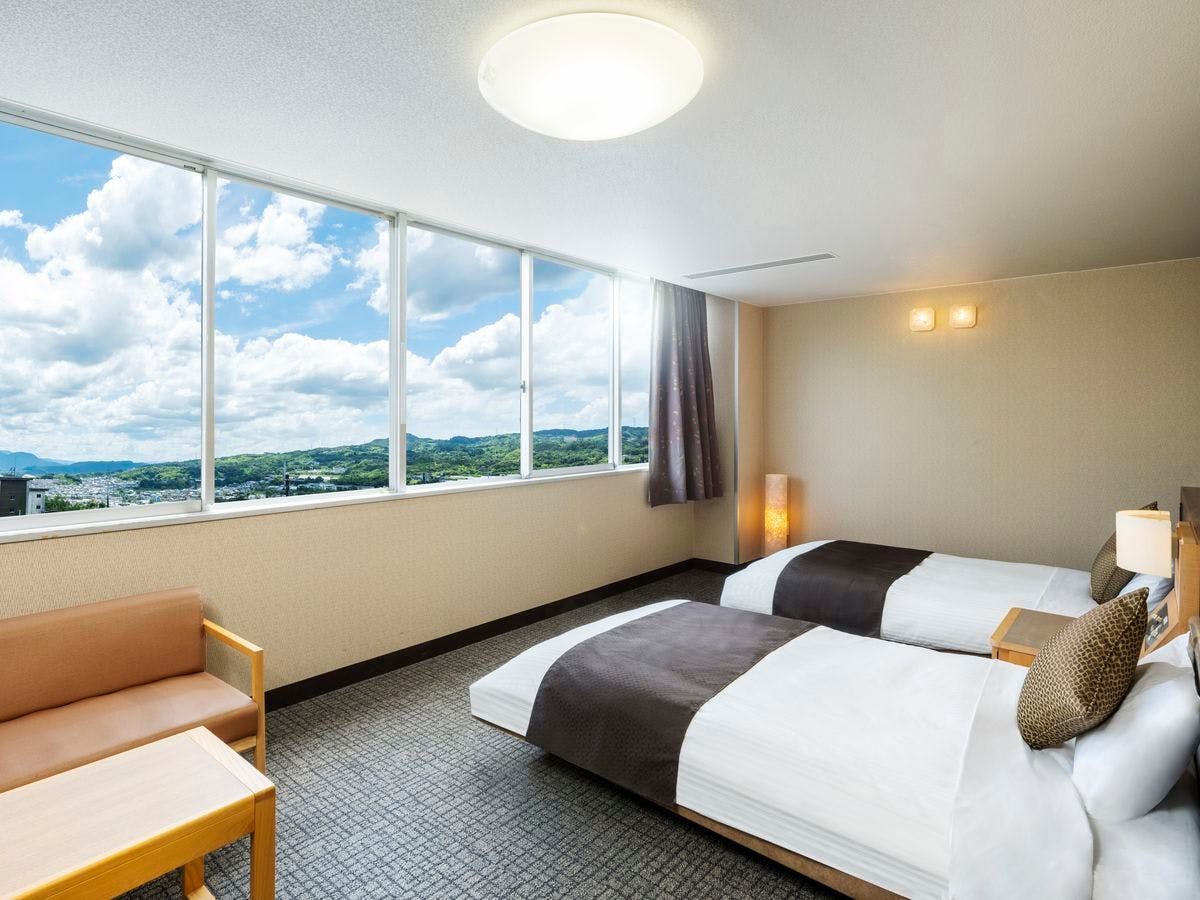 Barrier-free room (with bath) / 42m²