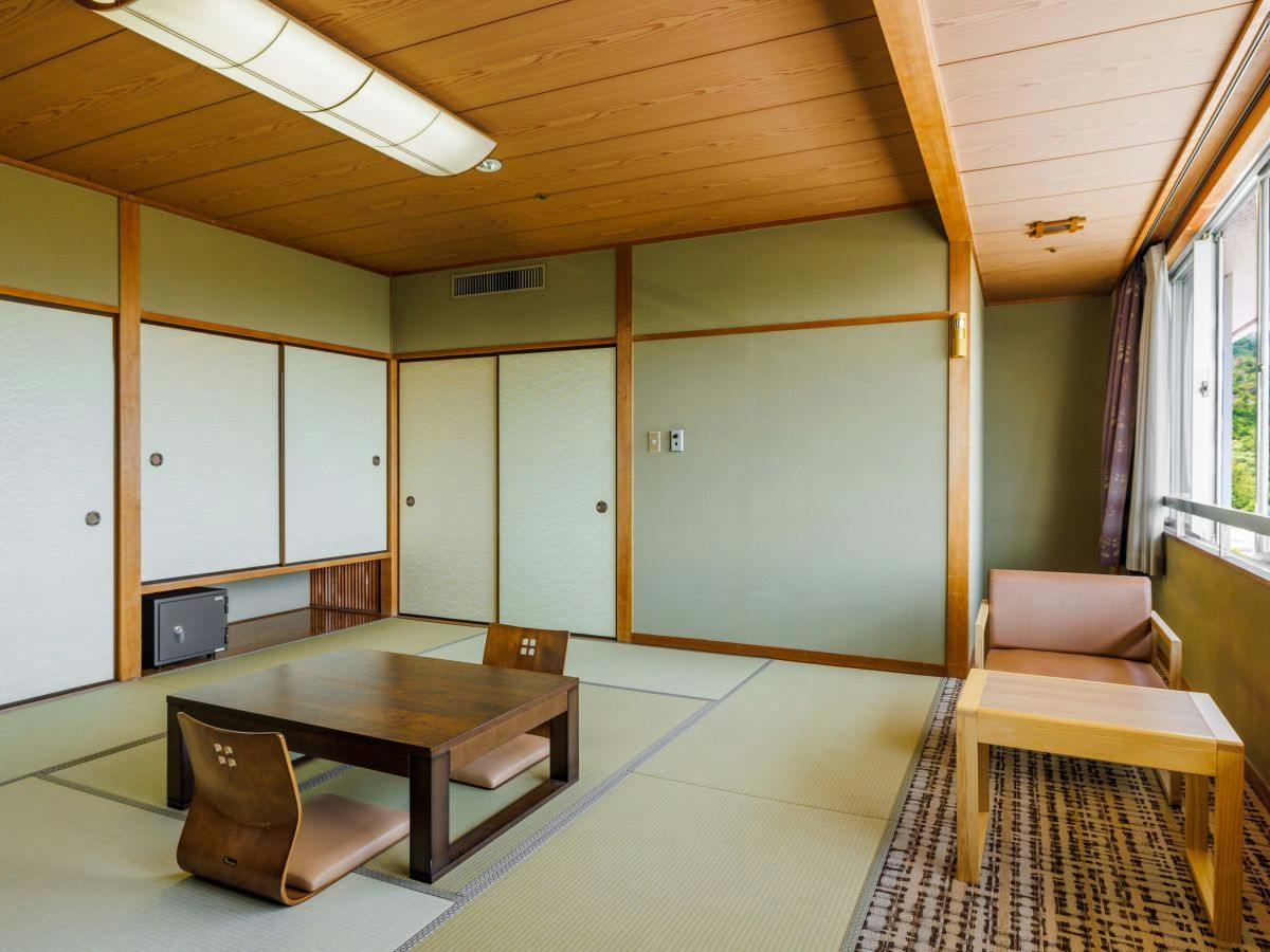Wan Wan Paradise Nara Ikoma