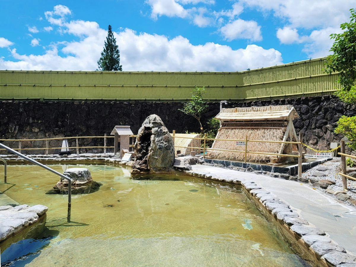 Hitaonsen Hananoki River Terrace