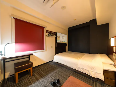 Pencahayaan yang agak redup membantu Anda tidur nyenyak.