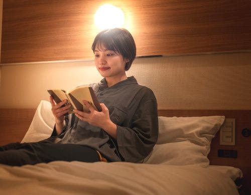 暗めの照明で、深い眠りをサポート※使用感
