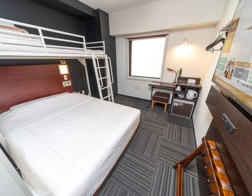 12平米, 140幅ベッド1台+80幅ロフト1台