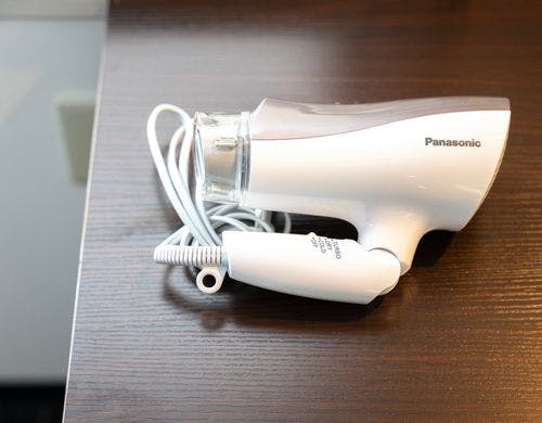 大切な髪にマイナスイオンで潤いを