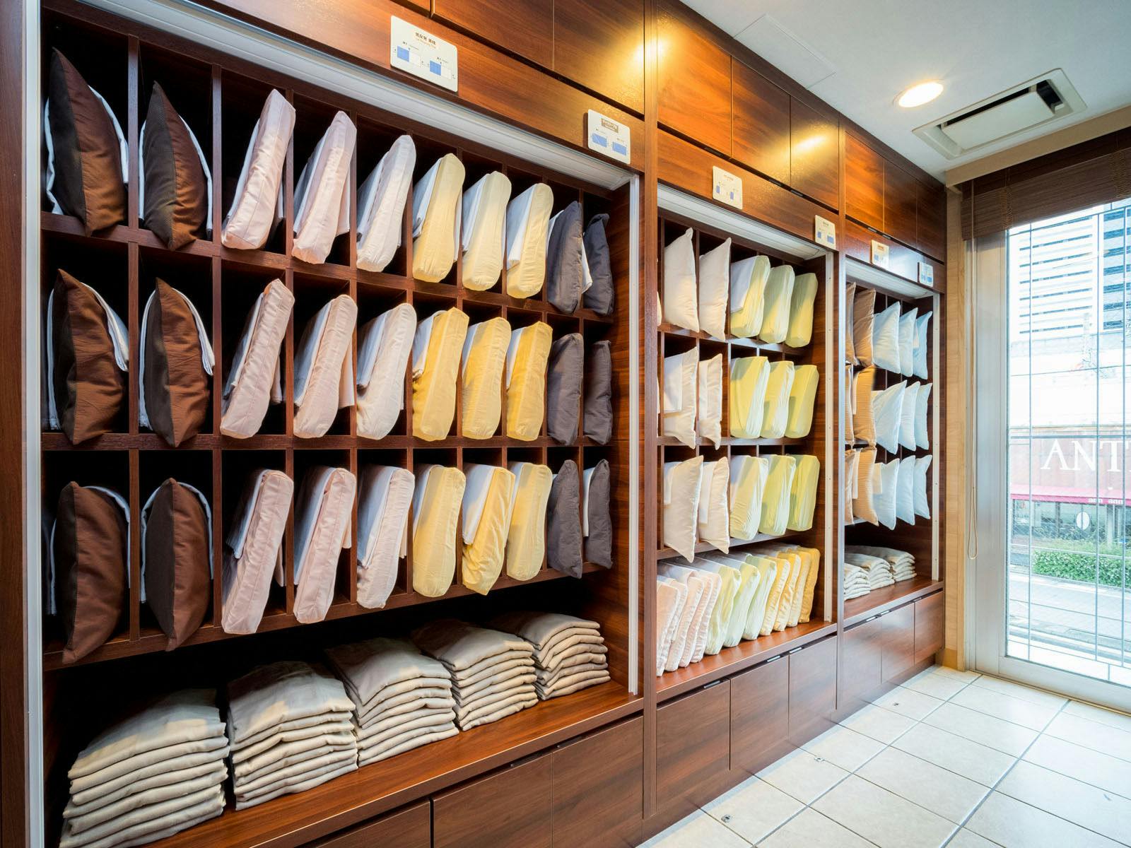 我們提供8種可選擇的枕頭（先到先得）。