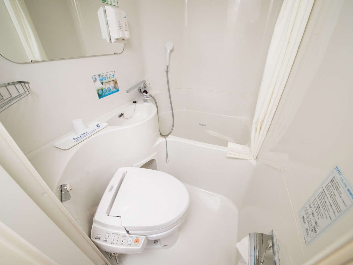 Semua kamar dilengkapi dengan unit kamar mandi.