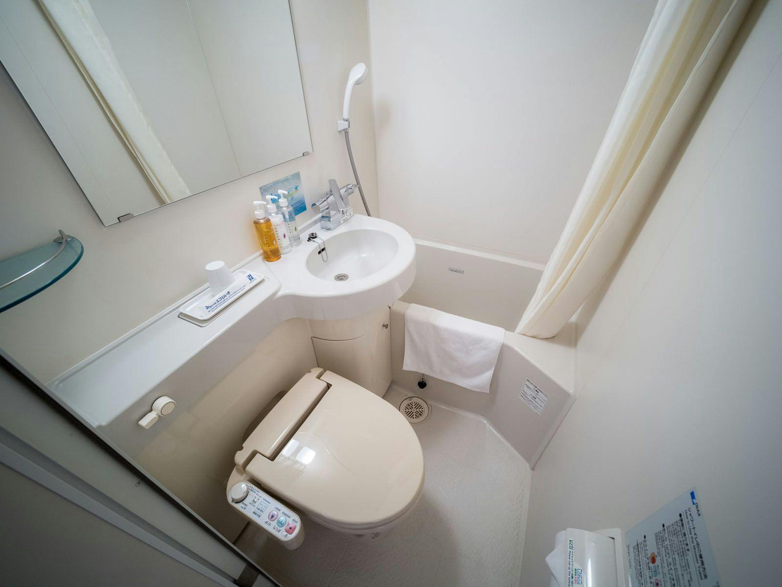 Semua kamar dilengkapi dengan unit kamar mandi.