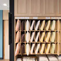 Kami menyediakan 8 jenis bantal pilihan (berdasarkan urutan kedatangan).