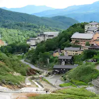 น้ำพุร้อน Tsumagoi ห่างจากสิ่งอำนวยความสะดวกประมาณ 20 นาทีโดยรถยนต์.