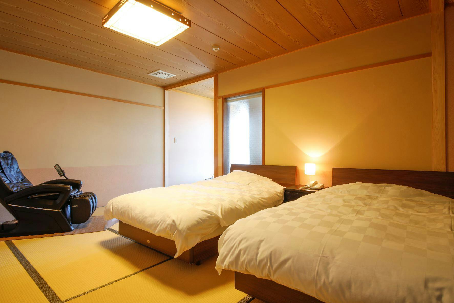 Kaigunkan: The Authentic Home of Taiza Crab - Adults Only Inn
