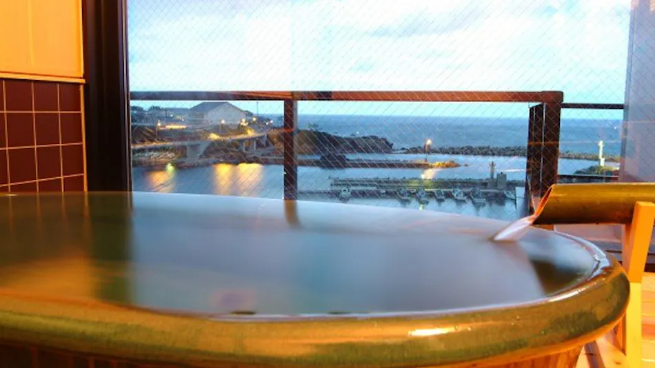 Kaigunkan: The Authentic Home of Taiza Crab - Adults Only Inn