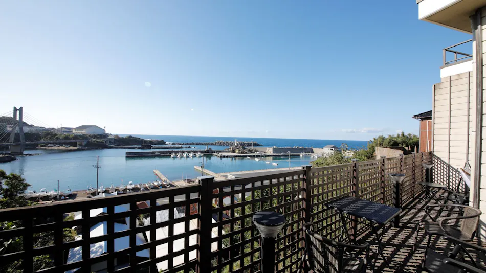 Kaigunkan: The Authentic Home of Taiza Crab - Adults Only Inn