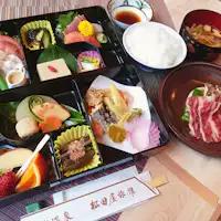 Bento Set Hidangan Istimewa Yumori (Set Dwi-Dulang)