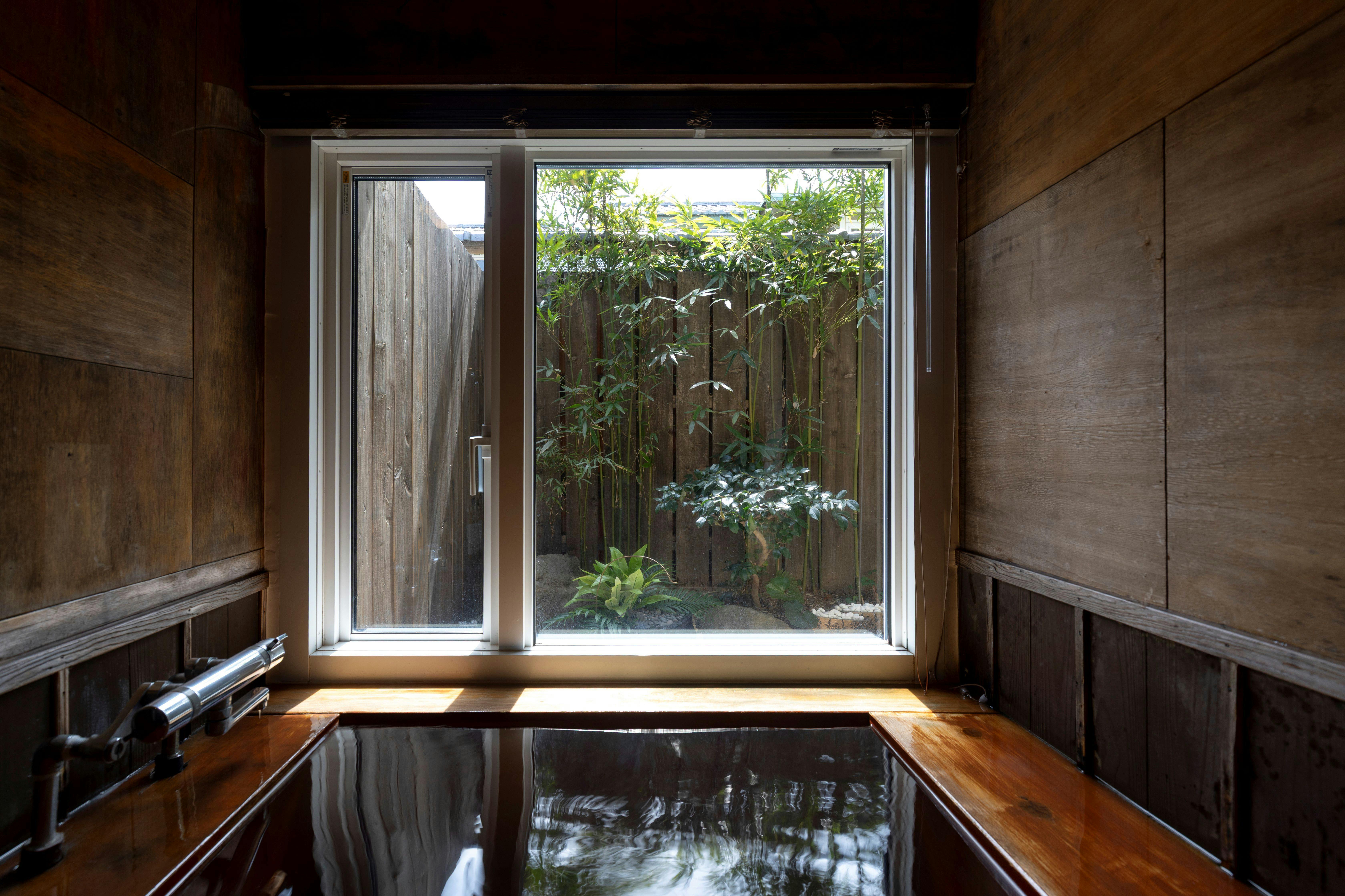 ห้องพักแบบญี่ปุ่นและตะวันตก "ซึรุมิ" พร้อมอ่างอาบน้ำในตัว