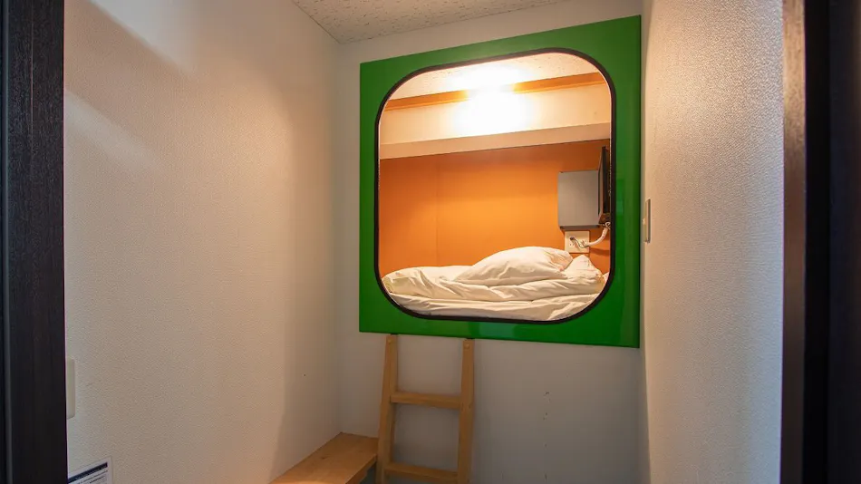 Beppu Onsen Capsule Hotel Gloria