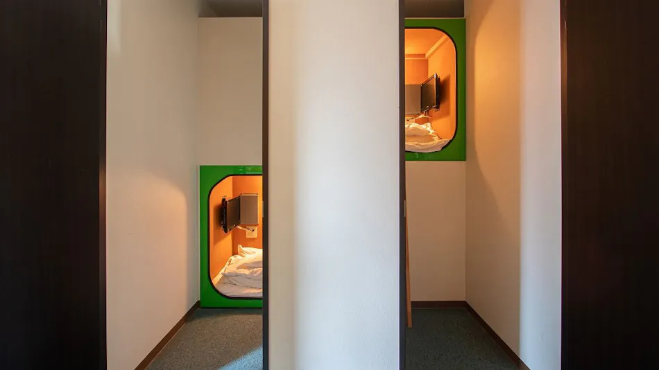 Beppu Onsen Capsule Hotel Gloria