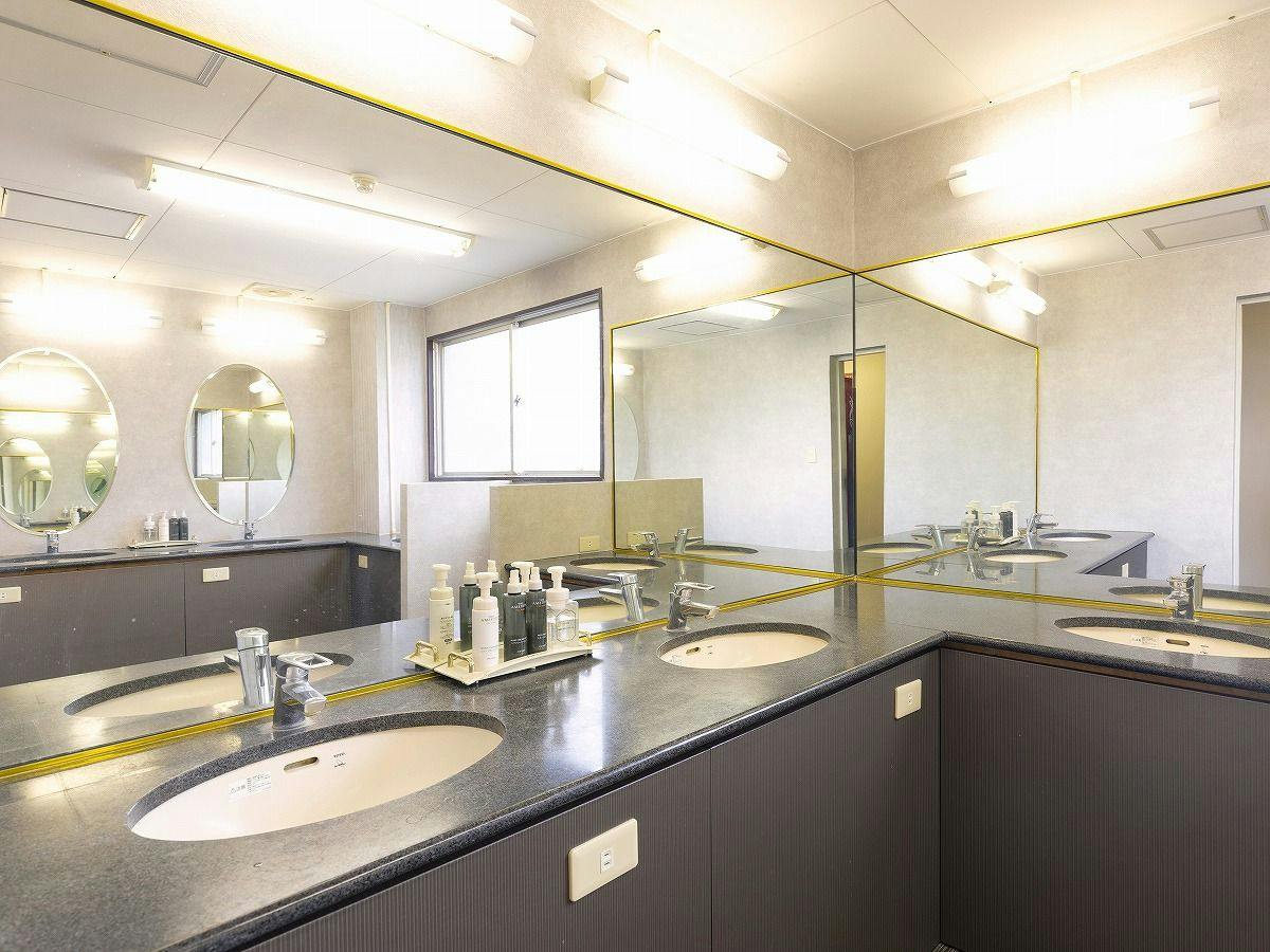 Beppu Onsen Capsule Hotel Gloria