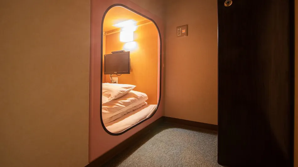 Beppu Onsen Capsule Hotel Gloria